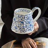 Purpdrank  1pc 20.29oz Hand-Painted Blue and White Floral Ceramic Mug, Round Insulated Coffee Cup, Reusable for Daily Use, Perfect for Christmas, Halloween, Easter, Hanukkah, Thanksgiving Gifts