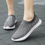 Purpdrank - Women's Sneakers Slip-Ons Plus Size Slip-on Sneakers Outdoor Daily Beach Summer Rhinestone Flat Heel Round Toe Classic Casual Walking Shoes Tissage Volant Loafer Color Block Rainebow Black White